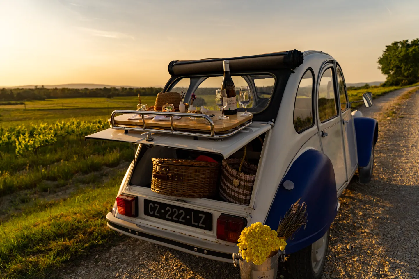 Échappée belle en 2CV, à Vacqueyras, en Provence